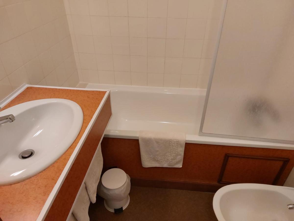 Le Magiot Hotel Montliot-et-Courcelles Ngoại thất bức ảnh