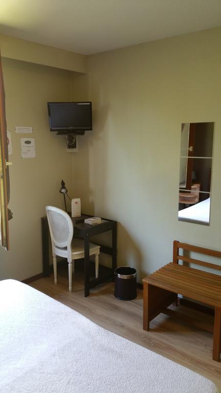 Le Magiot Hotel Montliot-et-Courcelles Phòng bức ảnh