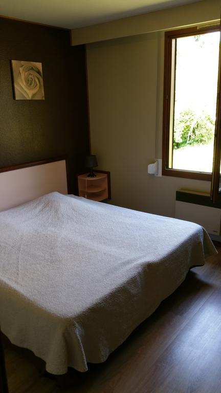 Le Magiot Hotel Montliot-et-Courcelles Phòng bức ảnh